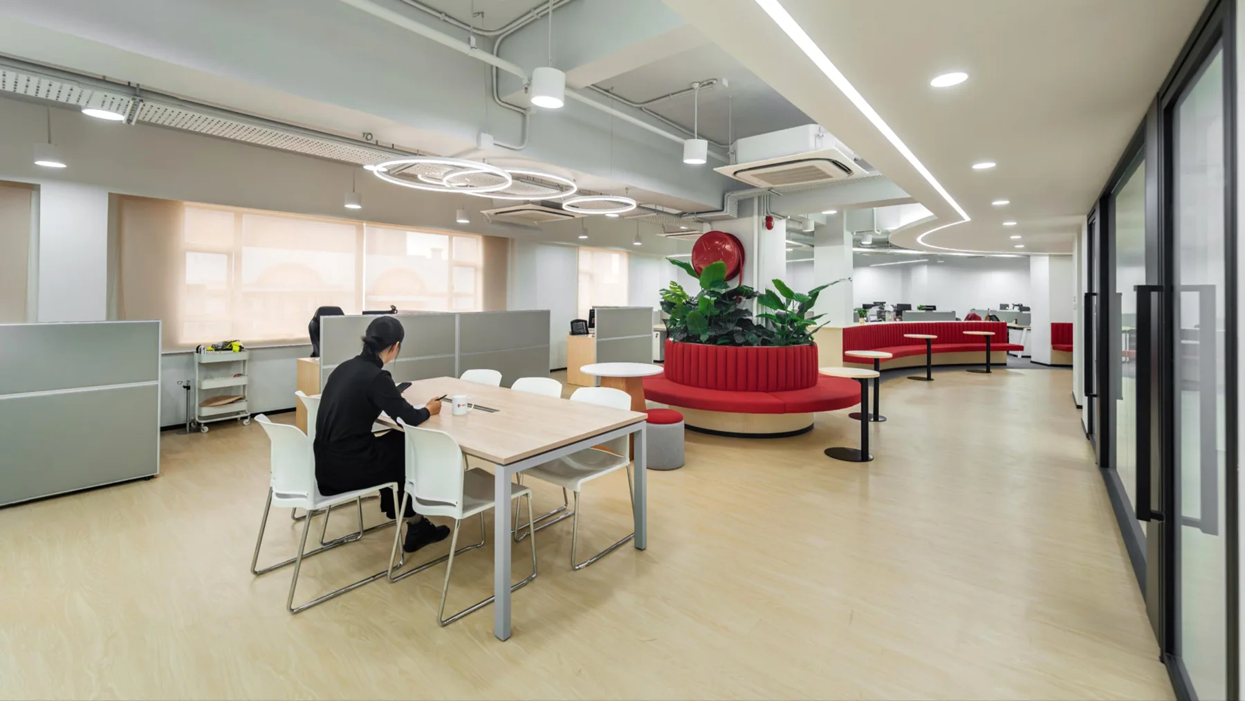俐落現代辦公室 — 雅加達工作空間，第 3